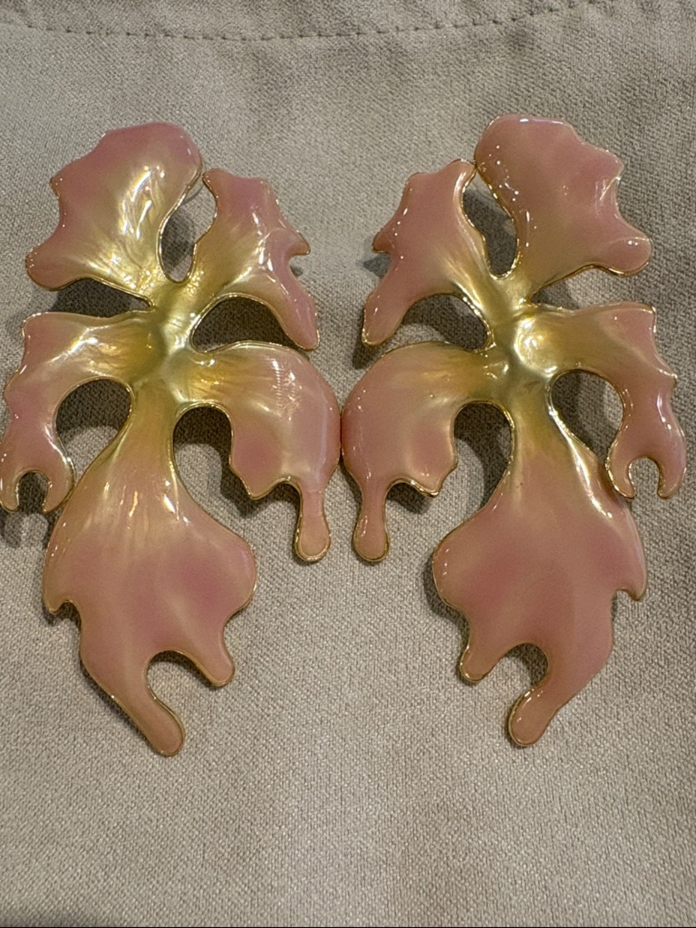 Kendra Scott Pink and Gold Leaf Statement Earrings
